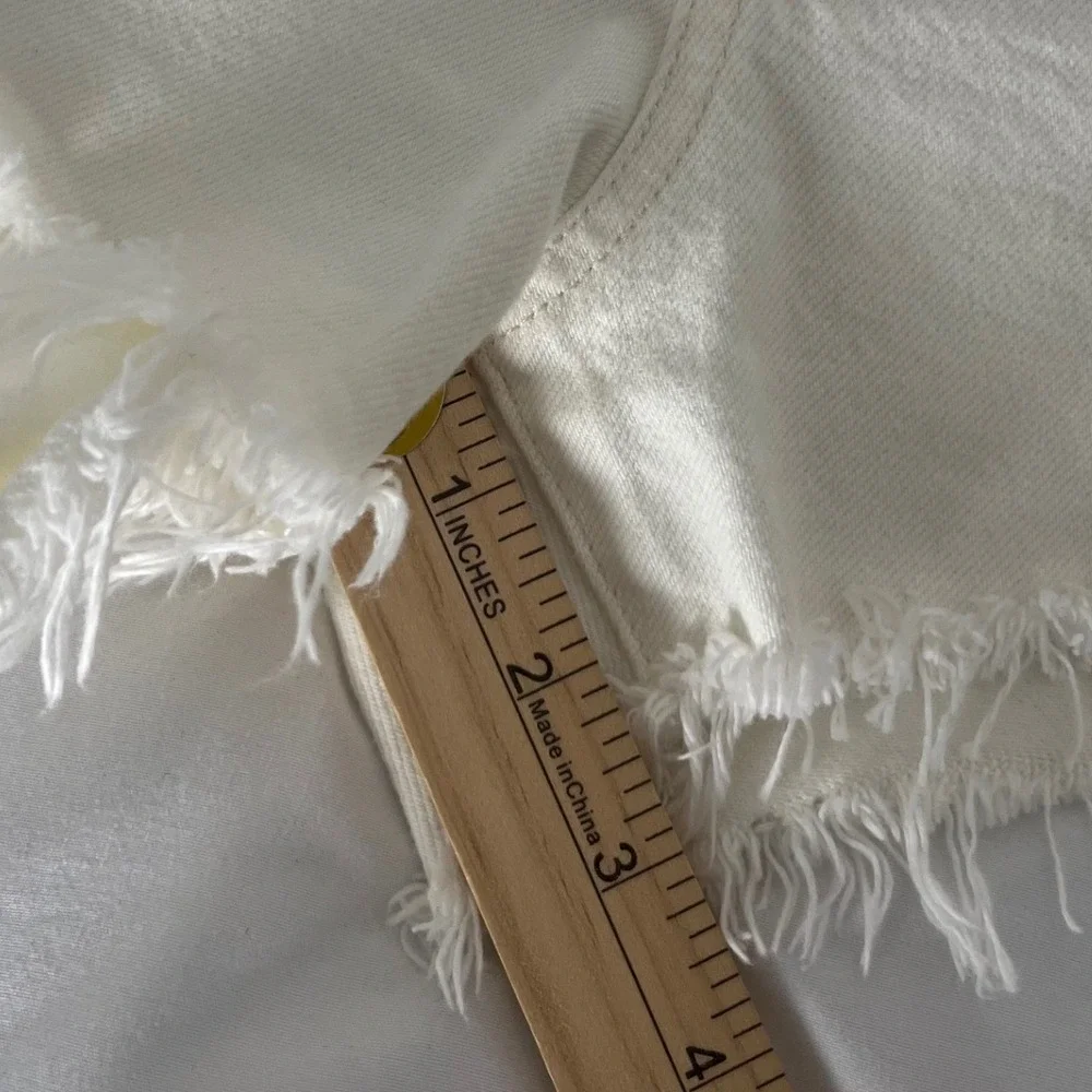 AGOLDE Parker‎ High Rise Cut Off Denim Shorts Cream Off White Raw Hem Size 27